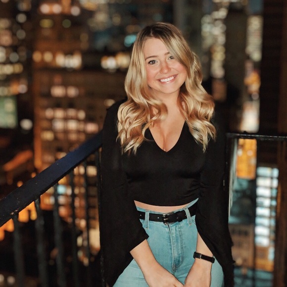 Meet Your Poshers:) - Picture 2 of 3